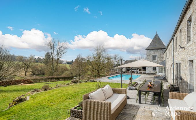 Luxusvilla in Cerfontaine: perfekt f�r 14 Personen, mit Innen- und Au�enpool, in der N�he der Lacs de l'Eau d'Heure