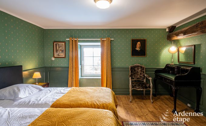 Luxusvilla in Cerfontaine: perfekt f�r 14 Personen, mit Innen- und Au�enpool, in der N�he der Lacs de l'Eau d'Heure