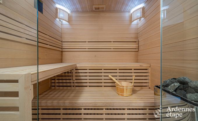 Luxusvilla in Cerfontaine: perfekt f�r 14 Personen, mit Innen- und Au�enpool, in der N�he der Lacs de l'Eau d'Heure