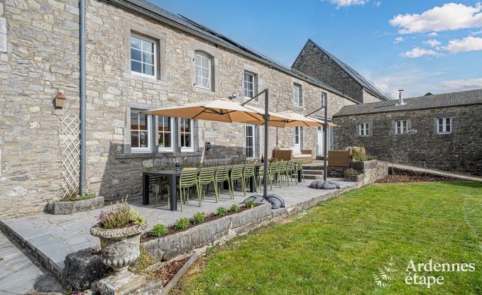 Luxusvilla in Cerfontaine: perfekt f�r 14 Personen, mit Innen- und Au�enpool, in der N�he der Lacs de l'Eau d'Heure