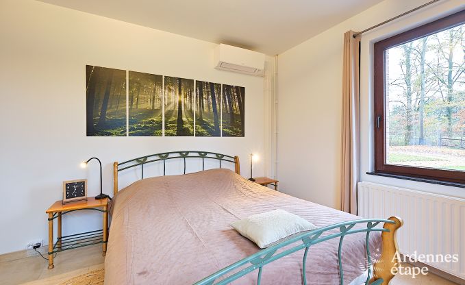 Ger�umiges Ferienhaus in Charleville f�r 15 Personen mit 7 Schlafzimmern, Sauna, Holzofen und privater Terrasse am Wasser