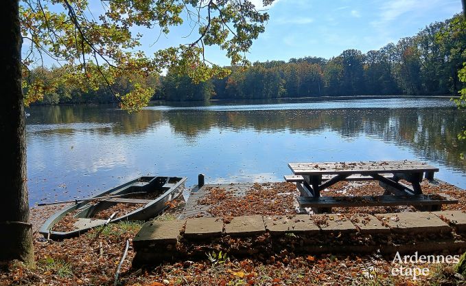 Ger�umiges Ferienhaus in Charleville f�r 15 Personen mit 7 Schlafzimmern, Sauna, Holzofen und privater Terrasse am Wasser