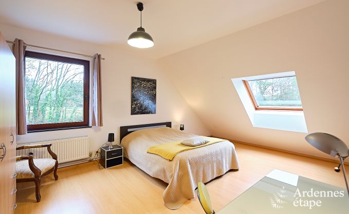Ger�umiges Ferienhaus in Charleville f�r 15 Personen mit 7 Schlafzimmern, Sauna, Holzofen und privater Terrasse am Wasser