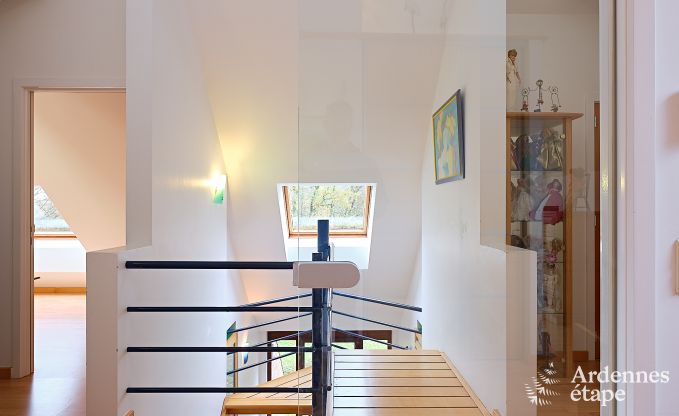 Ger�umiges Ferienhaus in Charleville f�r 15 Personen mit 7 Schlafzimmern, Sauna, Holzofen und privater Terrasse am Wasser