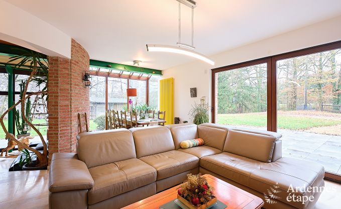 Ger�umiges Ferienhaus in Charleville f�r 15 Personen mit 7 Schlafzimmern, Sauna, Holzofen und privater Terrasse am Wasser