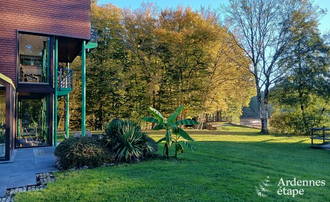 Ger�umiges Ferienhaus in Charleville f�r 15 Personen mit 7 Schlafzimmern, Sauna, Holzofen und privater Terrasse am Wasser