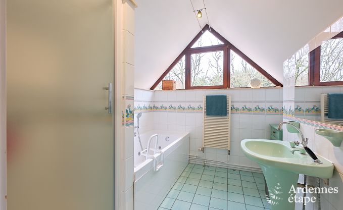 Ger�umiges Ferienhaus in Charleville f�r 15 Personen mit 7 Schlafzimmern, Sauna, Holzofen und privater Terrasse am Wasser