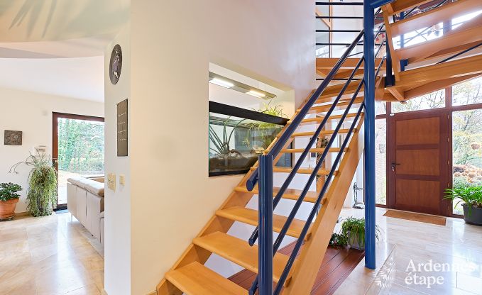 Ger�umiges Ferienhaus in Charleville f�r 15 Personen mit 7 Schlafzimmern, Sauna, Holzofen und privater Terrasse am Wasser