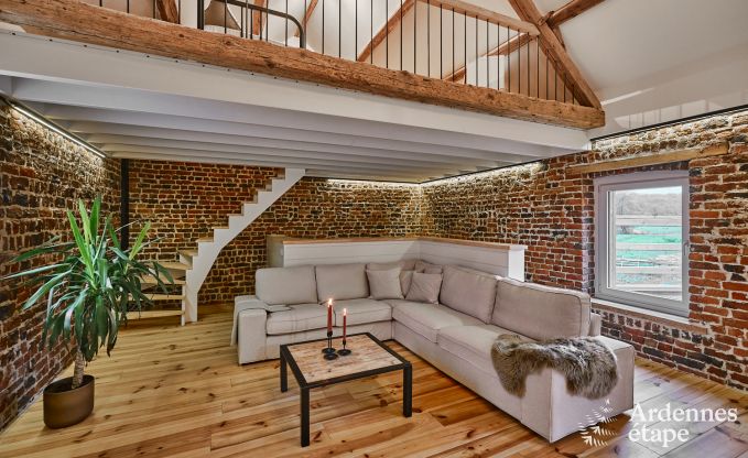 Charmantes Ferienhaus f�r 5 Personen in Chimay: liegt an einem Fluss, mit Terrasse und Aussicht, Pelletofen