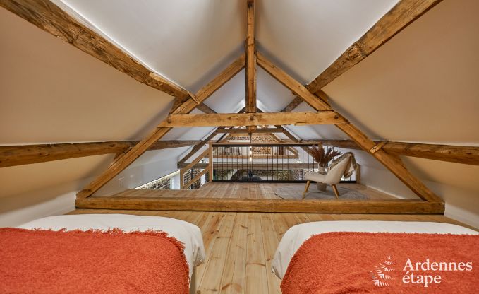 Charmantes Ferienhaus f�r 5 Personen in Chimay: liegt an einem Fluss, mit Terrasse und Aussicht, Pelletofen