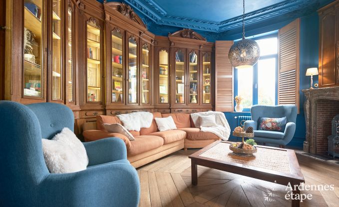 Gerumiges Loft in Chimay fr 14 Personen mit 6 Schlaf- und Badezimmern, Jacuzzi und Privatgarten