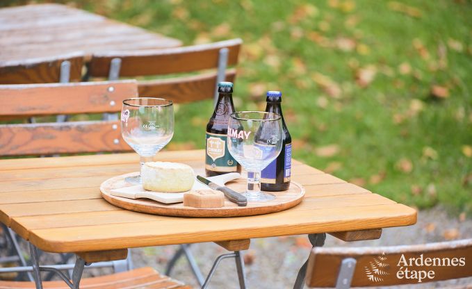 Gerumiges Loft in Chimay fr 14 Personen mit 6 Schlaf- und Badezimmern, Jacuzzi und Privatgarten