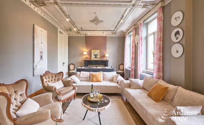 Gerumiges Loft in Chimay fr 14 Personen mit 6 Schlaf- und Badezimmern, Jacuzzi und Privatgarten