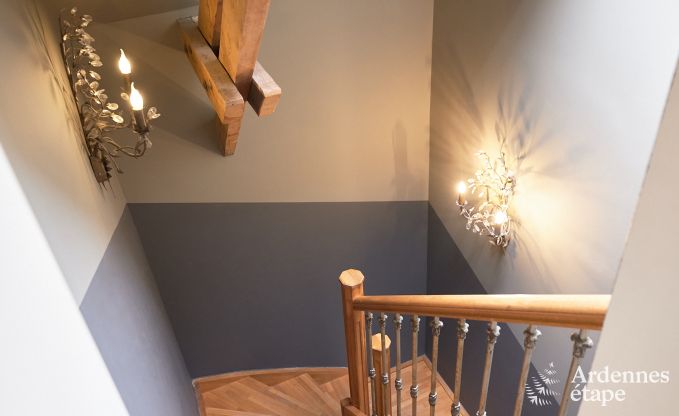 Gerumiges Loft in Chimay fr 14 Personen mit 6 Schlaf- und Badezimmern, Jacuzzi und Privatgarten