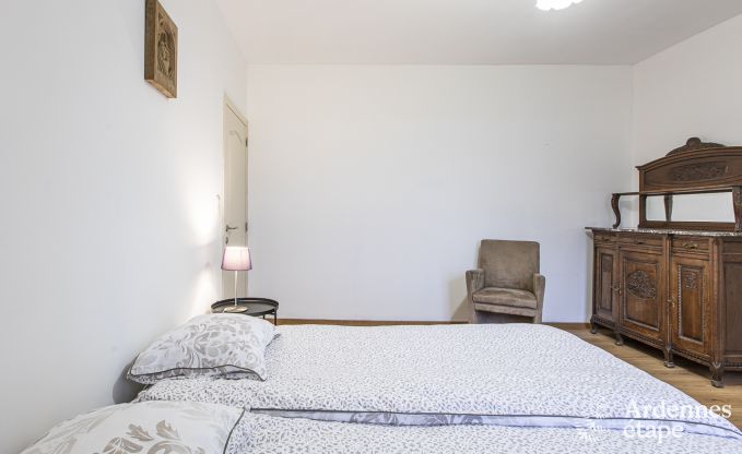 Charmantes Ferienhaus in Chimay f�r 12 Personen mit Sauna, Spielzimmer und privatem Garten