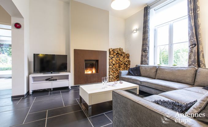 Charmantes Ferienhaus in Chimay f�r 12 Personen mit Sauna, Spielzimmer und privatem Garten