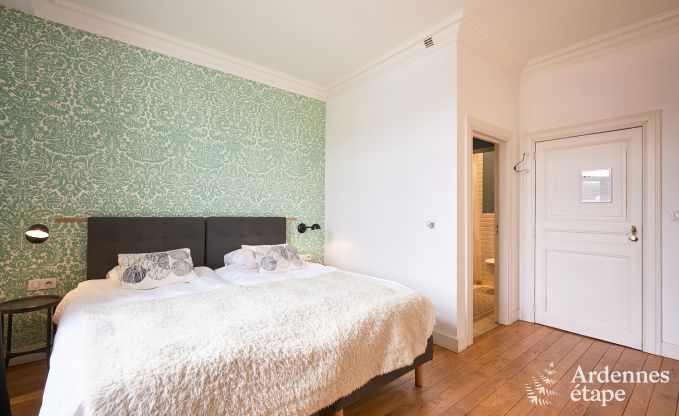 Gerumiges Loft in Chimay fr 14 Personen mit 6 Schlaf- und Badezimmern, Jacuzzi und Privatgarten