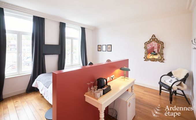 Gerumiges Loft in Chimay fr 14 Personen mit 6 Schlaf- und Badezimmern, Jacuzzi und Privatgarten