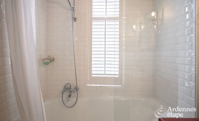 Gerumiges Loft in Chimay fr 14 Personen mit 6 Schlaf- und Badezimmern, Jacuzzi und Privatgarten