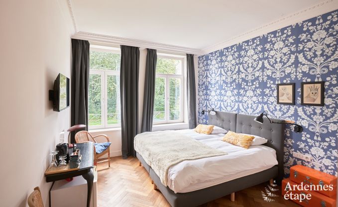 Gerumiges Loft in Chimay fr 14 Personen mit 6 Schlaf- und Badezimmern, Jacuzzi und Privatgarten