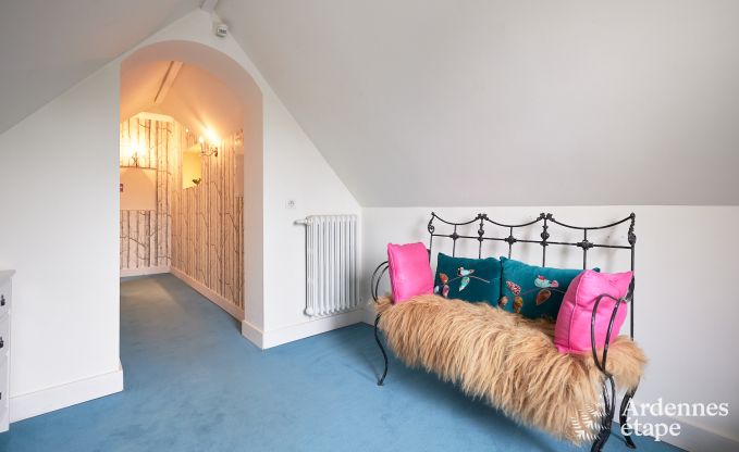 Gerumiges Loft in Chimay fr 14 Personen mit 6 Schlaf- und Badezimmern, Jacuzzi und Privatgarten