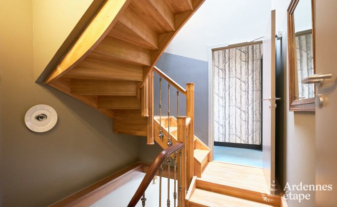 Gerumiges Loft in Chimay fr 14 Personen mit 6 Schlaf- und Badezimmern, Jacuzzi und Privatgarten