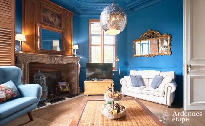 Gerumiges Loft in Chimay fr 14 Personen mit 6 Schlaf- und Badezimmern, Jacuzzi und Privatgarten