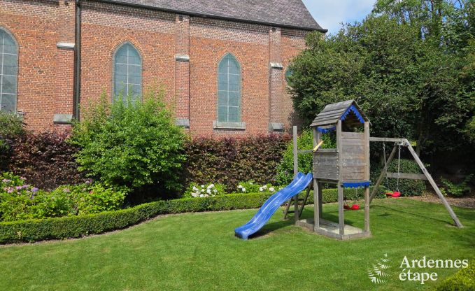 Charmantes Ferienhaus in Chimay f�r 12 Personen mit Sauna, Spielzimmer und privatem Garten