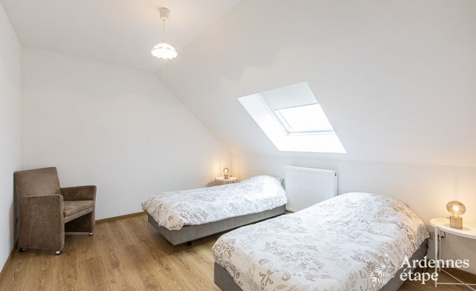 Charmantes Ferienhaus in Chimay f�r 12 Personen mit Sauna, Spielzimmer und privatem Garten