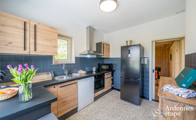 Luxusferienhaus in Ciney: Haus fr 8 Personen mit Innenpool, Sauna und Privatgarten