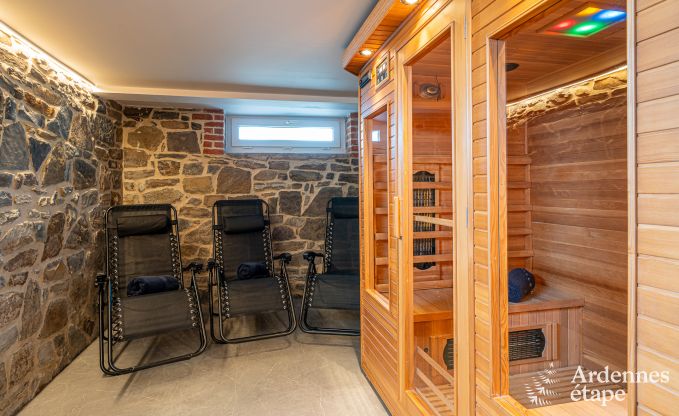 Luxusferienhaus in Ciney: Haus fr 8 Personen mit Innenpool, Sauna und Privatgarten