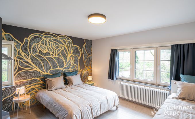 Luxusferienhaus in Ciney: Haus fr 8 Personen mit Innenpool, Sauna und Privatgarten