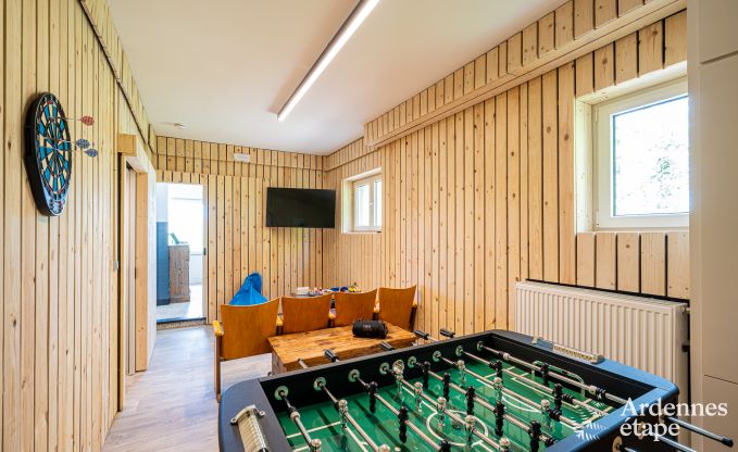 Luxusferienhaus in Ciney: Haus fr 8 Personen mit Innenpool, Sauna und Privatgarten