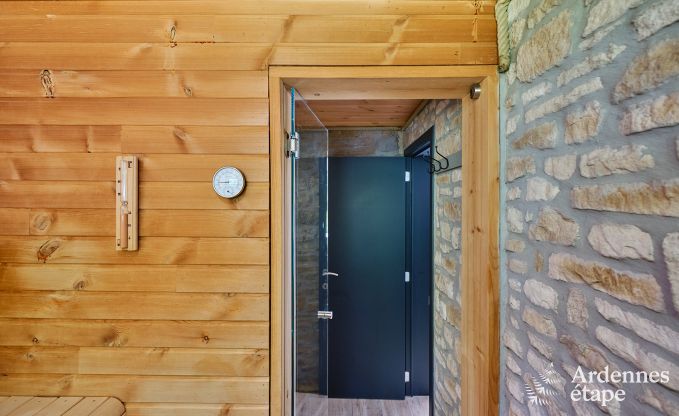 Luxuri�ses Ferienhaus f�r 4 Personen mit Schwimmbad, Sauna und Whirlpool in Ciney