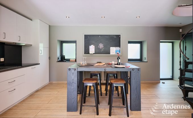 Luxuri�ses Ferienhaus f�r 4 Personen mit Schwimmbad, Sauna und Whirlpool in Ciney