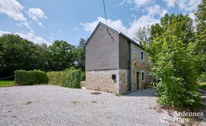 Luxuri�ses Ferienhaus f�r 4 Personen mit Schwimmbad, Sauna und Whirlpool in Ciney