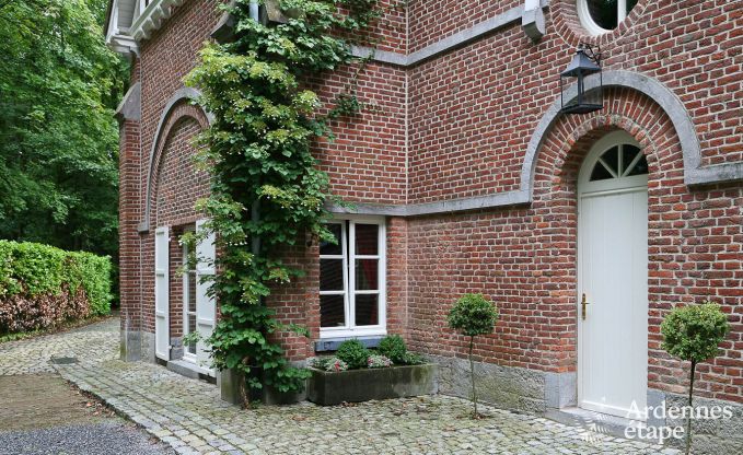 Gem�tliches Ferienhaus f�r 4 Personen in Ciney mit privatem Garten und Holzofen