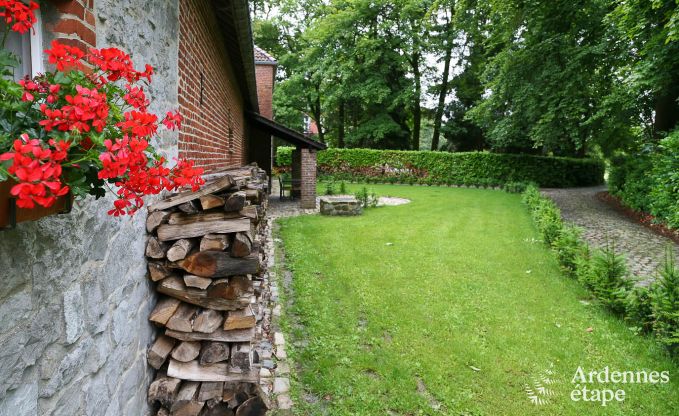Gem�tliches Ferienhaus f�r 4 Personen in Ciney mit privatem Garten und Holzofen