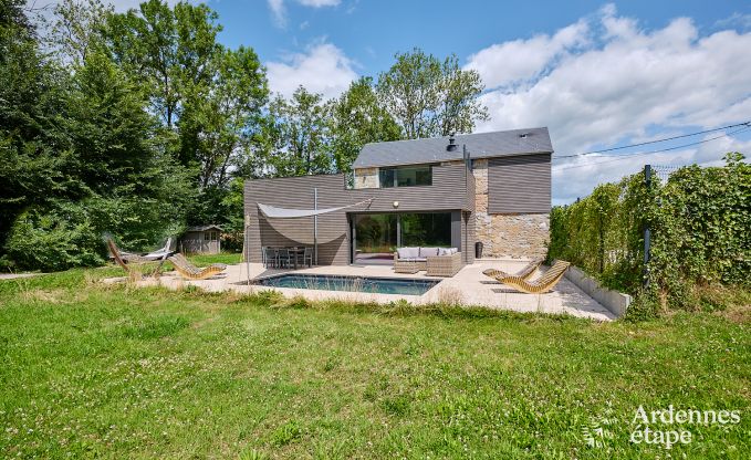 Luxuri�ses Ferienhaus f�r 4 Personen mit Schwimmbad, Sauna und Whirlpool in Ciney