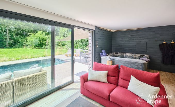 Luxuri�ses Ferienhaus f�r 4 Personen mit Schwimmbad, Sauna und Whirlpool in Ciney