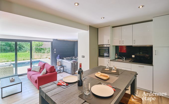 Luxuri�ses Ferienhaus f�r 4 Personen mit Schwimmbad, Sauna und Whirlpool in Ciney