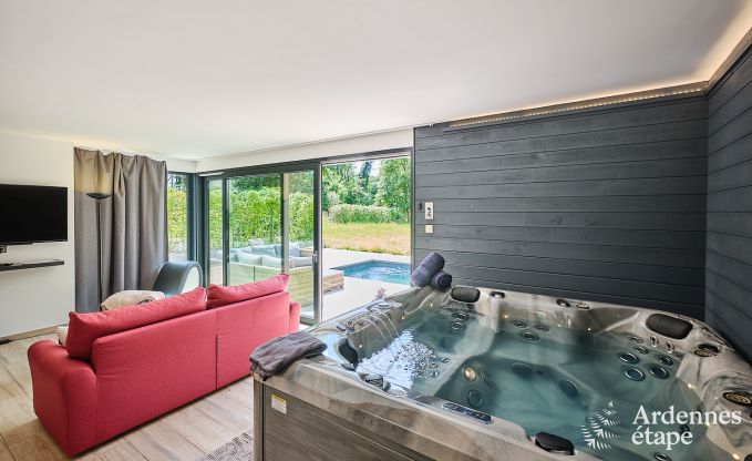 Luxuri�ses Ferienhaus f�r 4 Personen mit Schwimmbad, Sauna und Whirlpool in Ciney