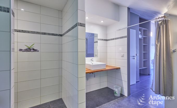 Aufenthalt mit 20 Personen in 3 Ferienhusern auf demselben Gelnde in Coo