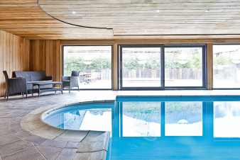 Luxusvilla mit Schwimmbad und Wellness für 26 Personen in Coo