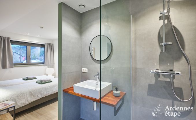 Aufenthalt mit 20 Personen in 3 Ferienhusern auf demselben Gelnde in Coo