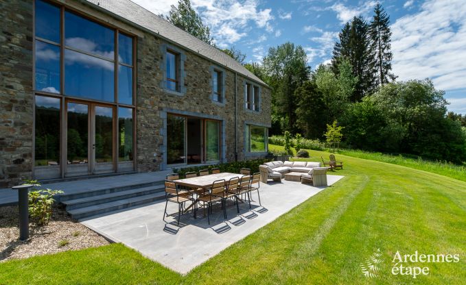 Chalet in Couvin f�r 8 Personen: komfortables Ferienhaus mit Sauna und Panoramablick