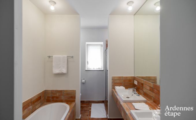 Chalet in Couvin f�r 8 Personen: komfortables Ferienhaus mit Sauna und Panoramablick