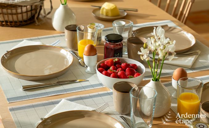 Chalet in Couvin f�r 8 Personen: komfortables Ferienhaus mit Sauna und Panoramablick