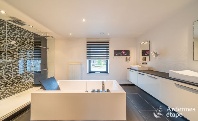 Ger�umige Ferienvilla in Daverdisse f�r 14 Personen mit 5 Schlaf- und Badezimmern, Wellnesseinrichtungen und Privatgarten