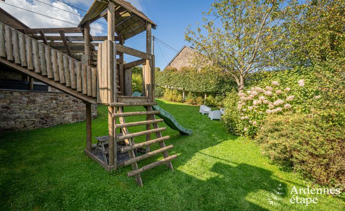 Gerumige Ferienvilla in Daverdisse fr 14 Personen mit 5 Schlaf- und Badezimmern, Wellnesseinrichtungen und Privatgarten